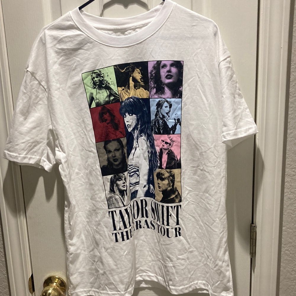 TAYLOR SWIFT ERAS TOUR TSHIRT 🫶🏻